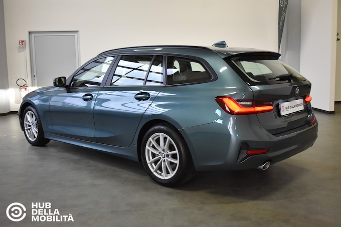 BMW 318d 48V Touring Business Advantage